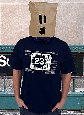 Turntable 23 navy t-shirt